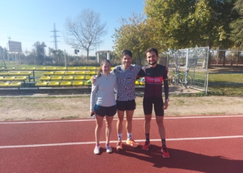 Entrenamiento en pista con triatletas élite