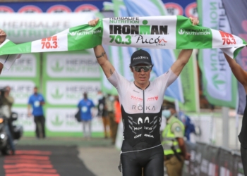 Gómez Noya gana el 70.3 de Pucón