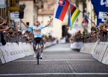 Gianni Vermeersch y Pauline Ferrand-Prevot primeros ganadores del Mundial de Gravel de la UCI