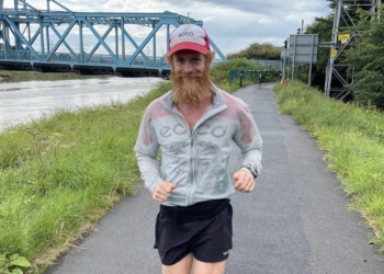 Sean Conway bate el récord con 102 distancia full en 102 días
