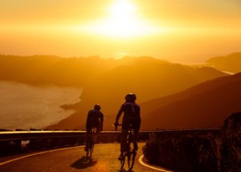 Los beneficios de salir a entrenar con la bicicleta a primera hora de la mañana