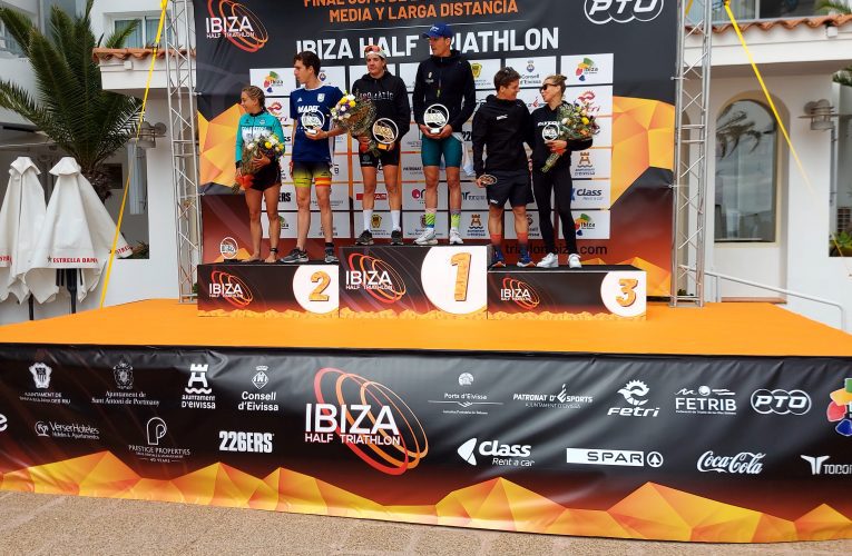 Wilhelm Hirch y Laura Gómez vencen en el Ibiza Half Triathlon