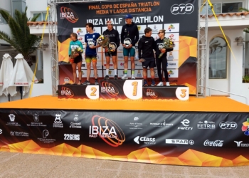 Wilhelm Hirch y Laura Gómez vencen en el Ibiza Half Triathlon