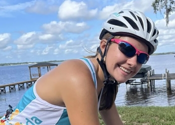 Adrienne Bunn primera mujer con TEA en intentar terminar el Ironman de Kona