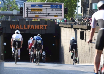 Fuerte cartel femenino en IRONMAN Hamburgo