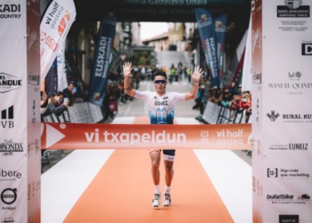 Javier Gómez Noya y Helene Alberdi vencen la tercera edición del OTSO vi half gasteiz