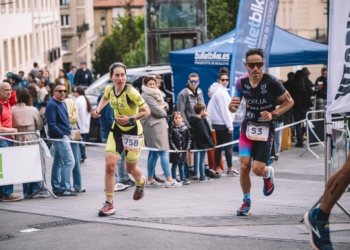 Otso vi half gasteiz: vi swimmer, vi cyclist and vi runner