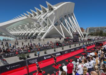 IRONMAN 70.3 Valencia 2025: Élite mundial, récords y el debut de Miriam Casillas
