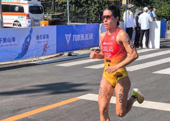 La triatleta olímpica Miriam Casillas afronta su primer 70.3 en Valencia