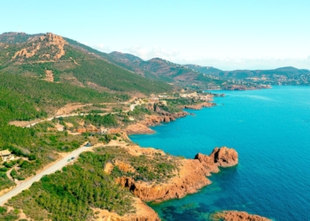 Histórico: WTCS y T100 unen fuerzas en la Riviera Francesa en un megaevento de triatlón