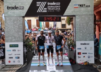 TradeINN Zarausko Triatloia corona a Siffert y Montiel en una jornada épica