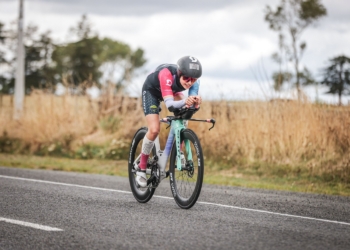 Alanis Siffert revalida su título en el Triatlón de Alpe d’Huez