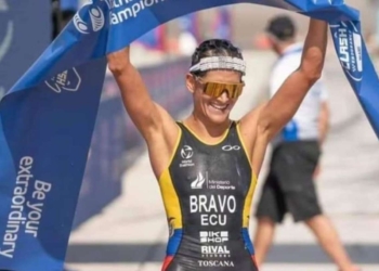 Quentin Barreau y  Elizabeth Bravo reinan en  IRONMAN 70.3 de Manta