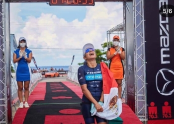 Rodrigo González y Cecilia Pérez brillan en casa en IRONMAN 70.3 Cozumel