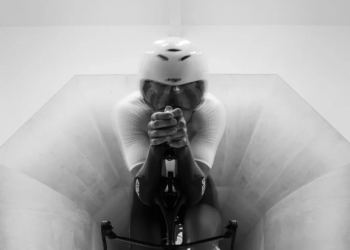Innovaciones tecnológicas en triatlón Niza 2025: trajes, bicis y gadgets que marcan diferencia