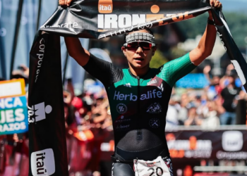 Diego Moya y Cecilia Pérez abren 2026 con victoria en el IRONMAN 70.3 Pucón