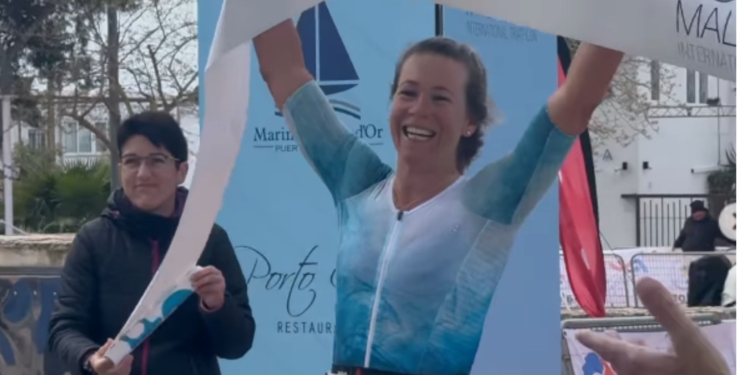 Julen Díez y Claudia Striekwold se imponen en el Totaltri Mallorca