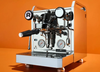 Rocket Espresso y Zwift lanzan una cafetera de edición limitada inspirada en el ciclismo indoor
